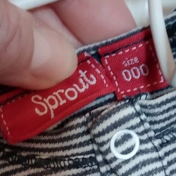 Set of three 000 onesies - Picture 7 of 7